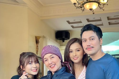 Nghệ sĩ Vân Dung 'quê mùa' trong 'Về chung một nhà' và 'rực rỡ' ở Gala cười Xuân Nhâm Dần