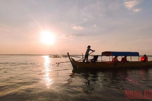 Thủ đô Phnom Penh tiêm vaccine phòng Covid-19 mũi thứ 4