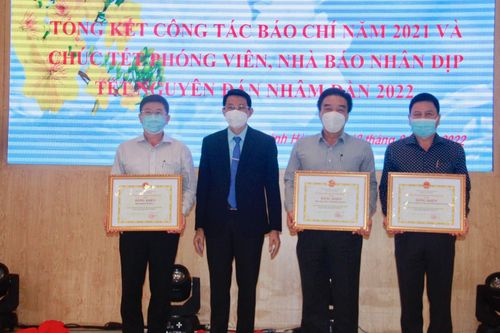Biểu dương lực lượng phóng viên báo chí góp phần phòng, chống dịch COVID-19