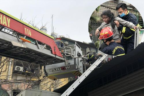 Cứu cháu bé bị mắc kẹt trong căn nhà bốc cháy ở Hà Nội