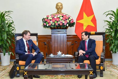 Việt Nam luôn coi trọng phát triển quan hệ và hợp tác nhiều mặt với Belarus