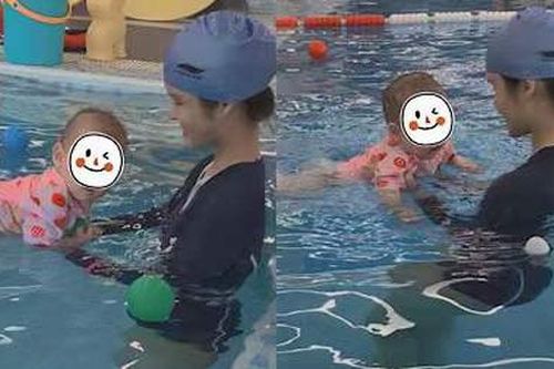 Đưa con gái 2 tuổi đi bơi, bà mẹ trẻ méo mặt khi thấy 'vật thể lạ' trên mặt nước, hành động 'chữa cháy' của phía bể bơi khiến nhiều người không khỏi gật gù