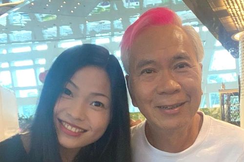 71 tuổi, tài tử 'Ỷ thiên đồ long ký' hạnh phúc bên vợ kém 40 tuổi