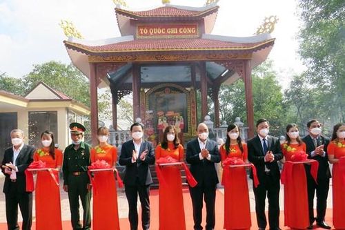 Chủ tịch nước dự lễ khánh thành Nhà bia ghi danh liệt sĩ tại Quảng Nam