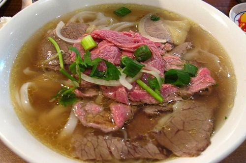 Tiệm phở Việt bị khách Mỹ chê 'lười, tởm' vì nấu thịt bò tái