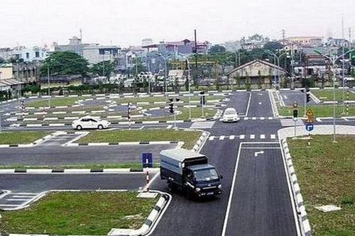 Đề xuất người có bằng lái dưới 1 năm không chạy ôtô quá 60km/h