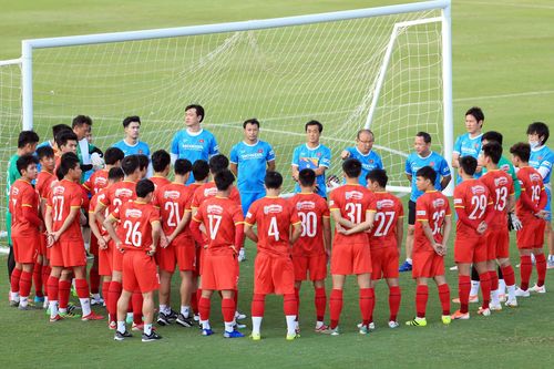 Bỏ qua thất bại, tuyển Việt Nam hướng đến chức vô địch AFF Cup 2022