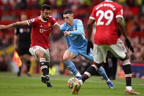 Man City lần đầu ghi nhận doanh thu vượt Man United