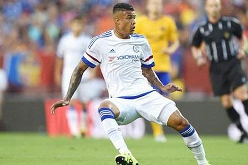 Chelsea gọi trở lại Kenedy trước bão chấn thương hậu vệ