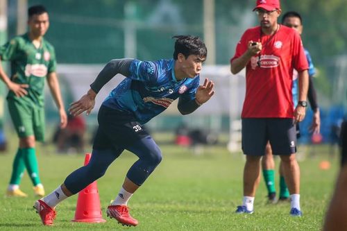 Thủ môn Bùi Tiến Dũng tái xuất ấn tượng