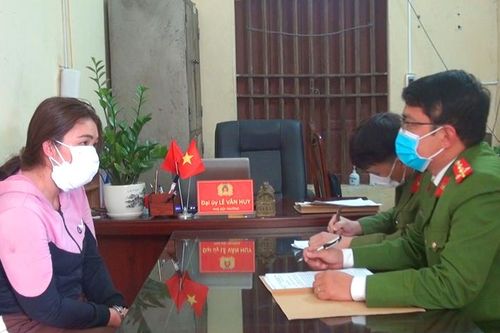 Tạm giam chủ quán nuôi nhân viên để mua bán dâm