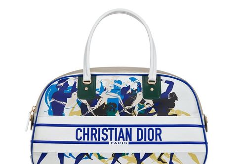 Dior mang trở lại chiếc túi Bowling của thời đại Y2K