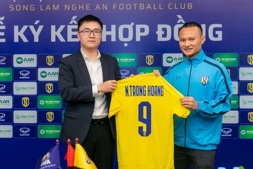 Sông Lam Nghệ An chiêu mộ thành công Nguyễn Trọng Hoàng và Quế Ngọc Hải