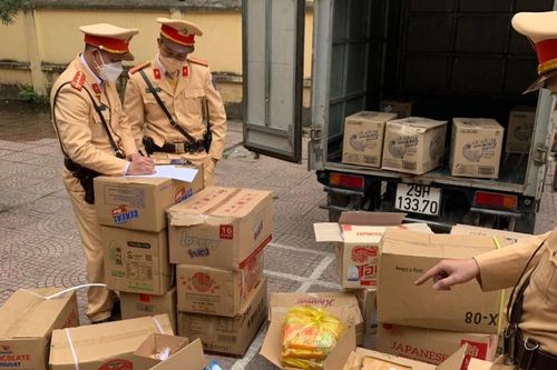 Ngăn chặn hàng tấn bánh kẹo trôi nổi chuẩn bị đưa ra thị trường