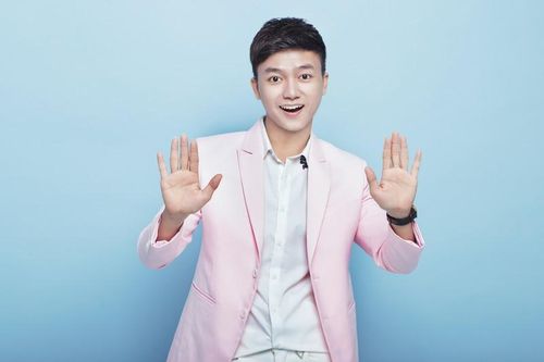 Bùi Công Nam tổ chức 'chuyến xe 0 đồng' rủ mọi người về quê đón Tết