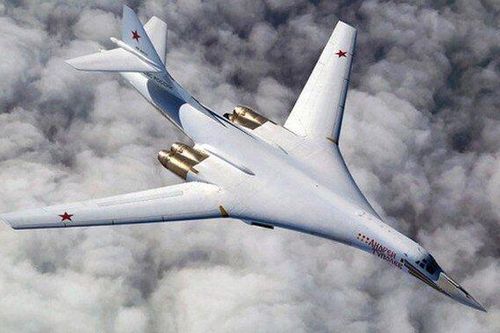 Oanh tạc cơ Tu-160M2 mới tinh của Nga bị nhận xét... lạc hậu so với B-21 Raider Mỹ