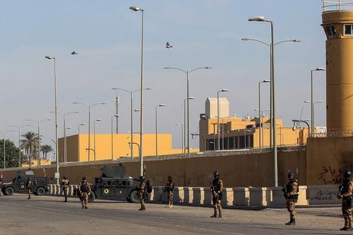 Video Đại sứ quán Mỹ tại Iraq bị nã đạn pháo trong đêm
