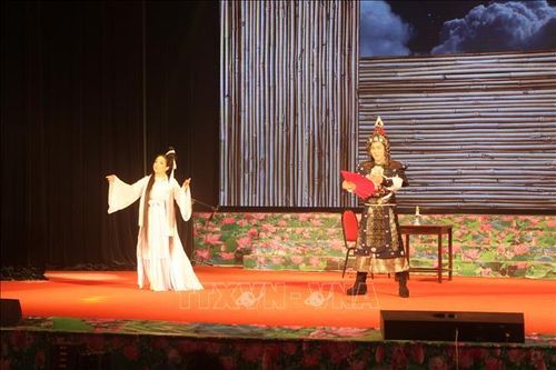 Các sân khấu tại TP Hồ Chí Minh tất bật chuẩn bị đón khán giả dịp Tết