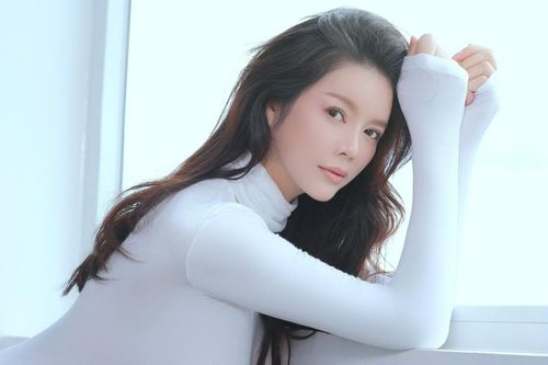 Lý Nhã Kỳ chia sẻ kỷ niệm đẹp với Minh Tiệp sau khi tiết lộ chuyện tình cảm riêng tư