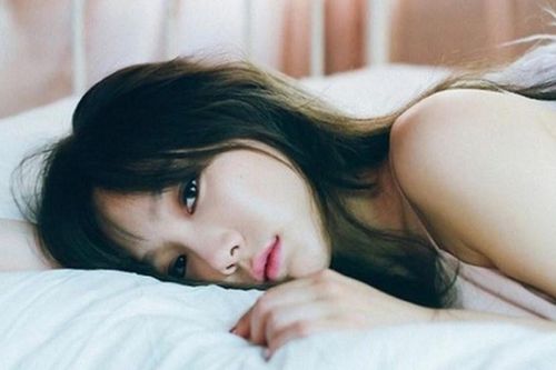Đưa con gái đi tạo hình âm đạo thành công trước ngày cưới, người bố có chia sẻ đầy xúc động