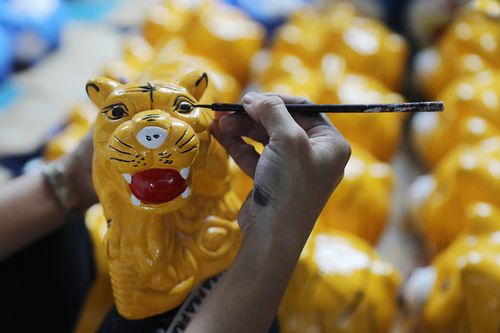 800 con hổ đất nung đón Tết ra lò mỗi ngày ở Bình Dương