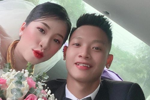 Thủ môn U23 Việt Nam lấy vợ