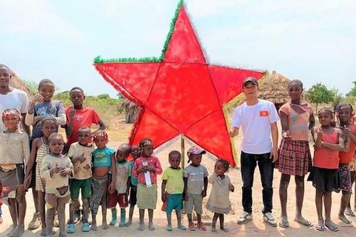 Mang niềm tự hào của người Việt đến Angola