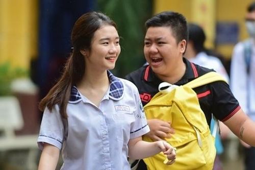 'Chuộng' tuyển sinh bằng IELTS, sao không phải chuẩn tiếng Anh nội?