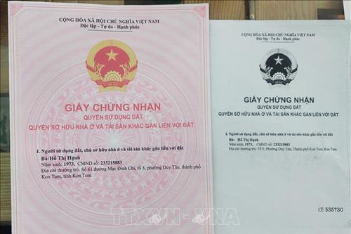 Bắt nguyên Phó Giám đốc Trung tâm phát triển quỹ đất thành phố Kon Tum nghi làm giả sổ đỏ