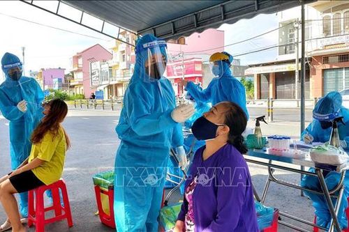 Tổng hợp COVID-19 ngày 15/1: Hà Nội hơn 2.800 F0; TP Hồ Chí Minh tạm ngừng 4 bệnh viện dã chiến
