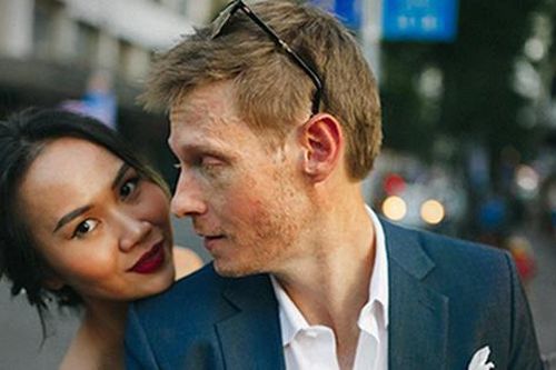 Chuyện cô gái Việt quen 2 tháng đã có thai với chàng giảng viên điển trai: Khi con nhắc đến chuyện sang Anh sinh em bé, mẹ vợ tuyên bố một điều siêu khác biệt!