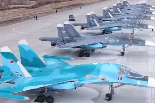 24 tiêm kích bom Su-34 bất ngờ áp sát biên giới Ukraine