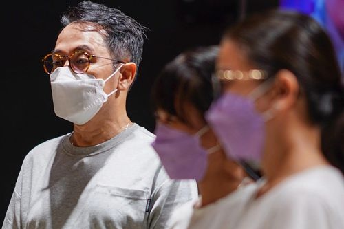Nghệ sĩ Thành Lộc viếng đạo diễn Đoàn Bình