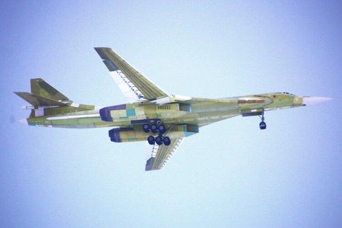 Xem 'Thiên nga trắng' Tu-160M của Nga lần đầu cất cánh