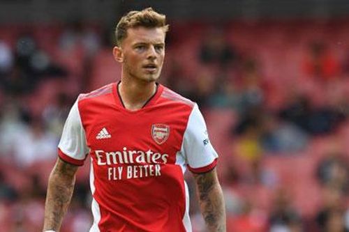 Ben White, lời giải cho cuộc khủng hoảng tiền vệ của Arsenal?