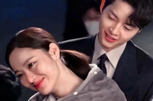 Jeon Yeo Bin tiết lộ điều đặc biệt về Song Joong Ki, không ngại dành cho đối phương những lời 'có cánh'