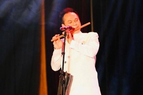 Thôi thúc theo đuổi âm nhạc dân tộc