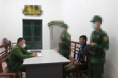Bắt đối tượng truy nã có súng ngắn và đạn