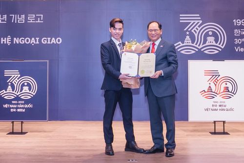 Sinh viên Đại học Quốc gia TP.HCM giành giải Đặc biệt cuộc thi thiết kế logo Việt Nam-Hàn Quốc