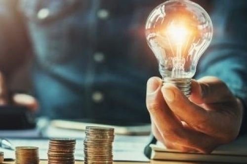 Vương quốc Anh lên kế hoạch vay ngân hàng để giảm chi phí năng lượng