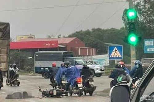 Va chạm giữa ô tô và xe máy điện, người phụ nữ tử vong tại chỗ