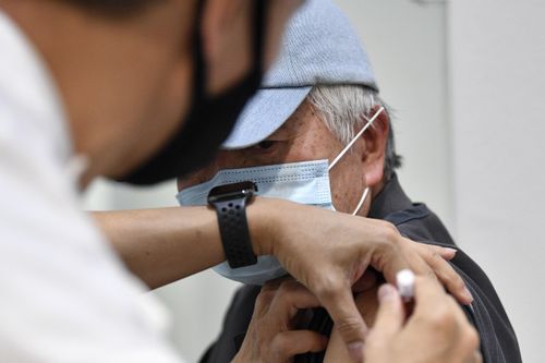 Áo thực hiện quy định tiêm vaccine bắt buộc với người trưởng thành