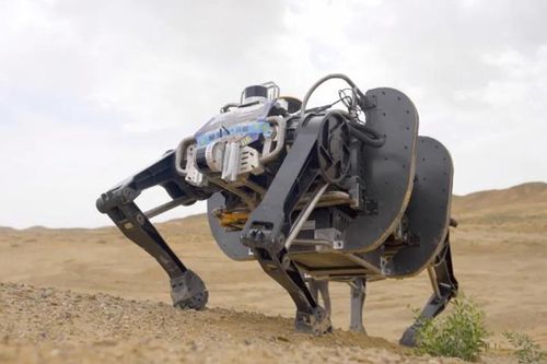 Trung Quốc phát triển robot sinh học bốn chân đồ sộ nhất thế giới