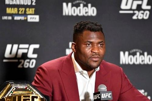Nhà vô địch UFC chấp nhận 50% thu nhập Bitcoin cho trận đấu tiếp theo