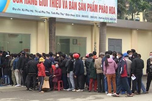 Pháo hoa của nhà máy Z121 'cháy hàng'