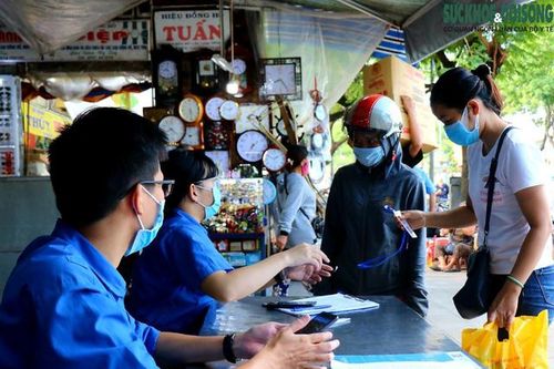 Thừa Thiên Huế sẽ nới lỏng biện pháp phòng chống dịch để người dân kinh doanh, buôn bán dịp Tết