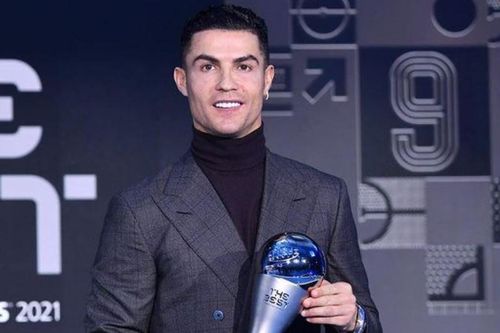Ronaldo nhận giải thưởng đặc biệt từ FIFA