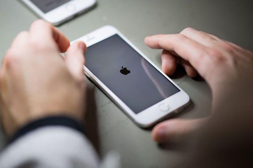Công nhân ráp iPhone được thưởng 1.470 USD nếu quay lại làm việc