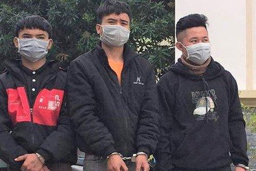 Bị ngăn cản thăm bạn gái ở khu cách ly, nam thanh niên đánh công an