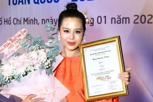 Lý do Nam Thư luôn gắn bó với sân khấu kịch